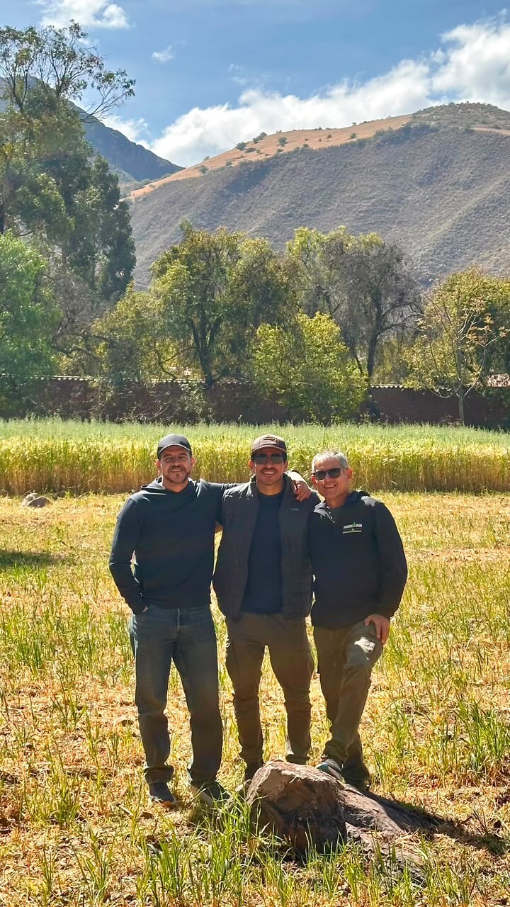 Equipo fundador de IDV en terreno